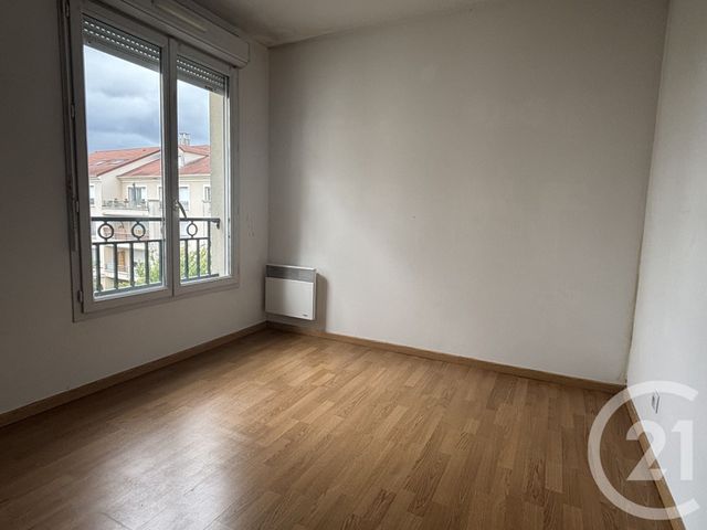 Appartement F2 à vendre - 2 pièces - 44.12 m2 - PONTAULT COMBAULT - 77 - ILE-DE-FRANCE - Century 21 Famidly