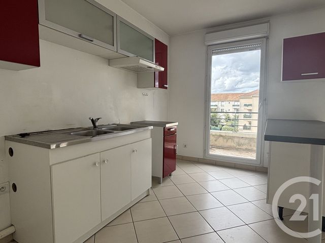 Appartement F2 à vendre - 2 pièces - 44.12 m2 - PONTAULT COMBAULT - 77 - ILE-DE-FRANCE - Century 21 Famidly
