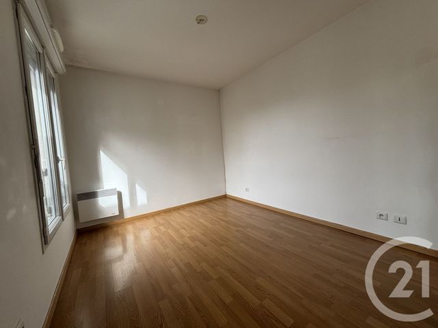 Appartement F2 à vendre - 2 pièces - 44.12 m2 - PONTAULT COMBAULT - 77 - ILE-DE-FRANCE - Century 21 Famidly