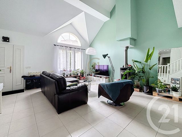 maison à vendre - 7 pièces - 169.5 m2 - CHAMPS SUR MARNE - 77 - ILE-DE-FRANCE - Century 21 Famidly