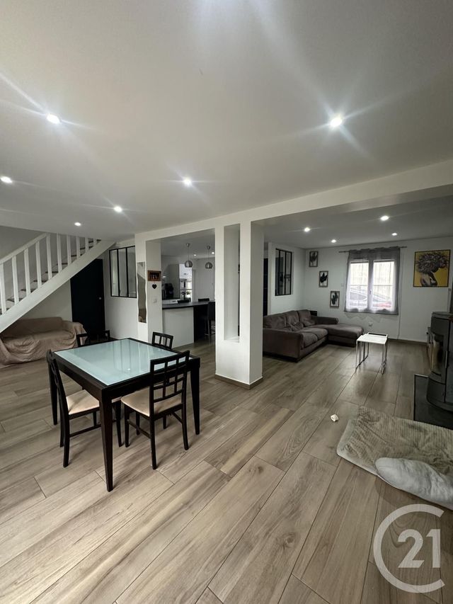 maison à vendre - 6 pièces - 150.0 m2 - PONTAULT COMBAULT - 77 - ILE-DE-FRANCE - Century 21 Famidly