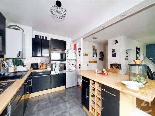 Appartement F3 à vendre - 3 pièces - 75.0 m2 - PONTAULT COMBAULT - 77 - ILE-DE-FRANCE - Century 21 Famidly