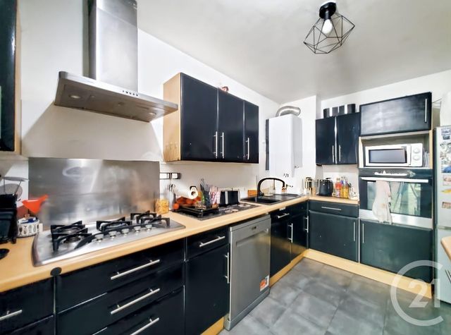 Appartement F3 à vendre - 3 pièces - 75.0 m2 - PONTAULT COMBAULT - 77 - ILE-DE-FRANCE - Century 21 Famidly