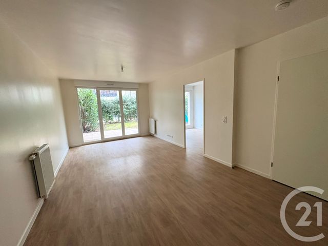 Appartement F2 à vendre - 2 pièces - 42.06 m2 - PONTAULT COMBAULT - 77 - ILE-DE-FRANCE - Century 21 Famidly