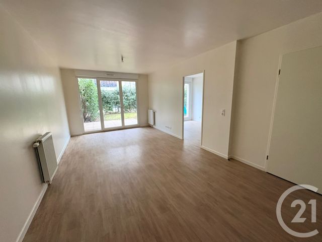 Appartement F2 à vendre - 2 pièces - 42.06 m2 - PONTAULT COMBAULT - 77 - ILE-DE-FRANCE - Century 21 Famidly