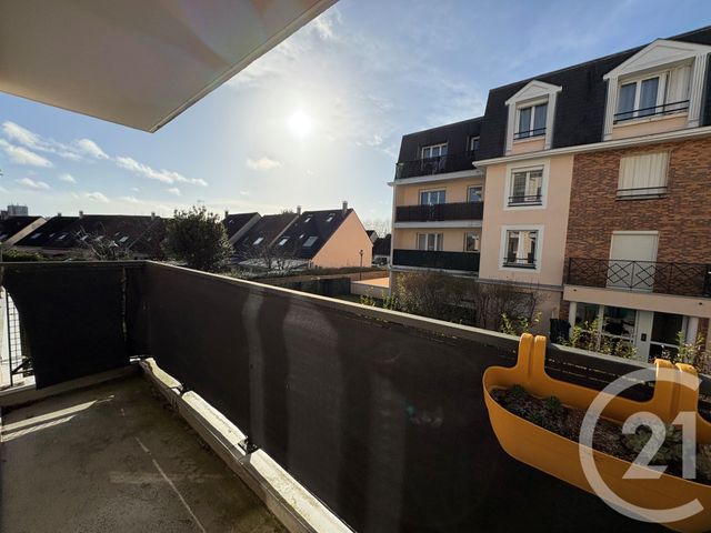 Appartement F3 à vendre - 3 pièces - 60.78 m2 - ROISSY EN BRIE - 77 - ILE-DE-FRANCE - Century 21 Famidly