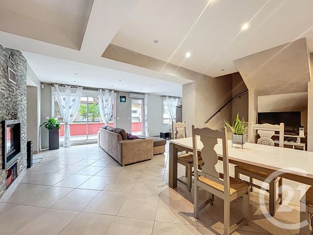 maison à vendre - 7 pièces - 190.0 m2 - CHAMPIGNY SUR MARNE - 94 - ILE-DE-FRANCE - Century 21 Famidly