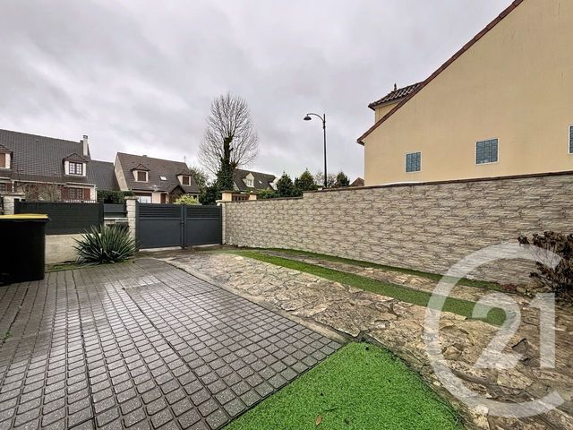 maison à vendre - 4 pièces - 76.0 m2 - PONTAULT COMBAULT - 77 - ILE-DE-FRANCE - Century 21 Famidly