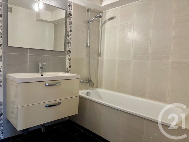 Appartement F2 à louer - 2 pièces - 42.92 m2 - PONTAULT COMBAULT - 77 - ILE-DE-FRANCE - Century 21 Famidly