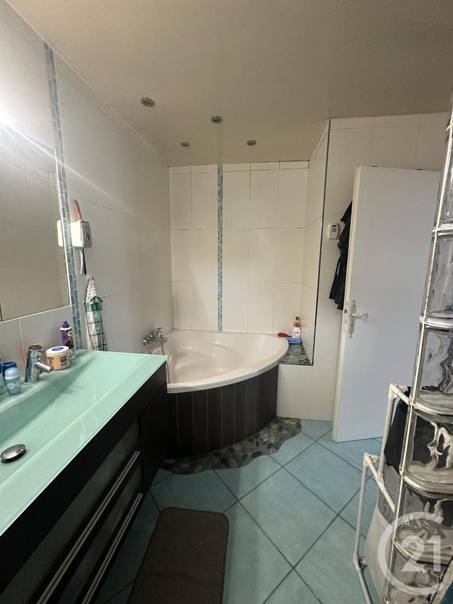 maison à vendre - 6 pièces - 150.0 m2 - PONTAULT COMBAULT - 77 - ILE-DE-FRANCE - Century 21 Famidly