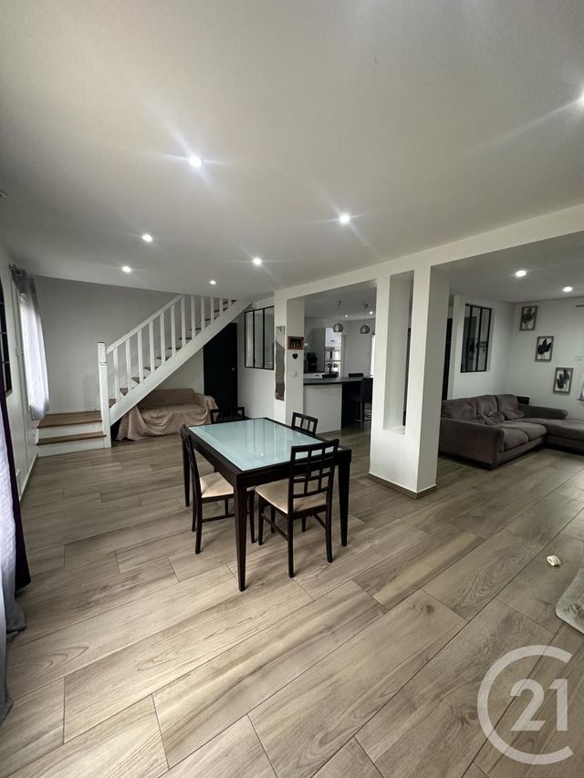 maison à vendre - 6 pièces - 150.0 m2 - PONTAULT COMBAULT - 77 - ILE-DE-FRANCE - Century 21 Famidly