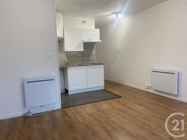 Appartement F1 à louer - 1 pièce - 23.75 m2 - PONTAULT COMBAULT - 77 - ILE-DE-FRANCE - Century 21 Famidly