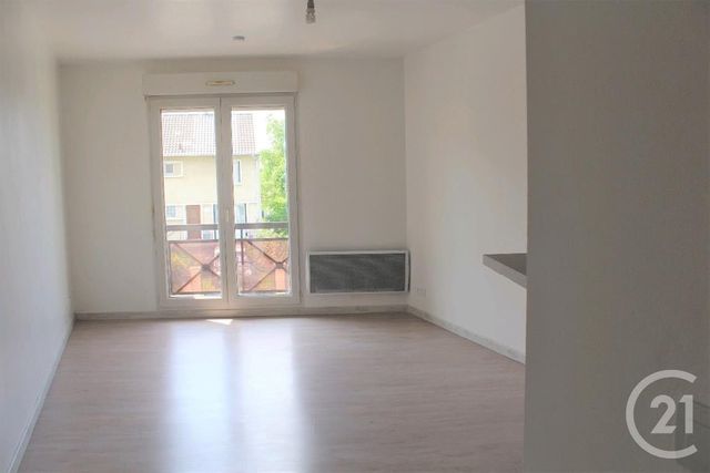 Appartement Studio à louer - 1 pièce - 25.75 m2 - PONTAULT COMBAULT - 77 - ILE-DE-FRANCE - Century 21 Famidly