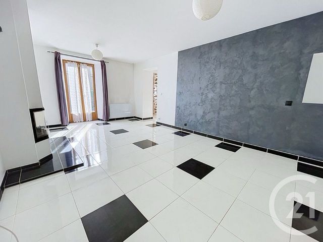 maison à vendre - 5 pièces - 98.0 m2 - PONTAULT COMBAULT - 77 - ILE-DE-FRANCE - Century 21 Famidly