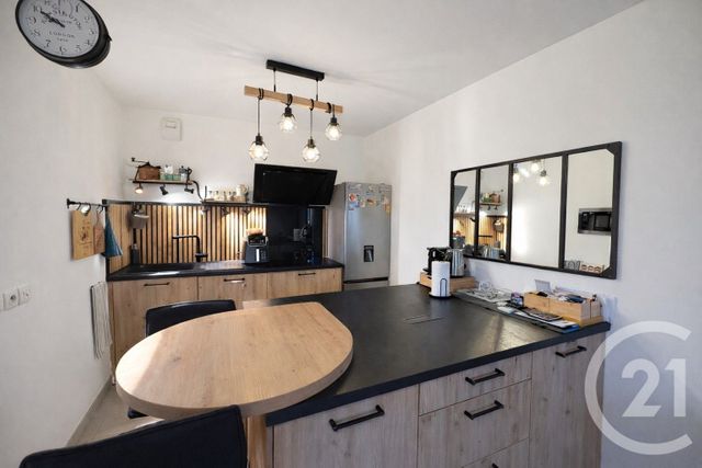 Appartement F2 à vendre - 2 pièces - 48.54 m2 - VILLIERS SUR MARNE - 94 - ILE-DE-FRANCE - Century 21 Famidly