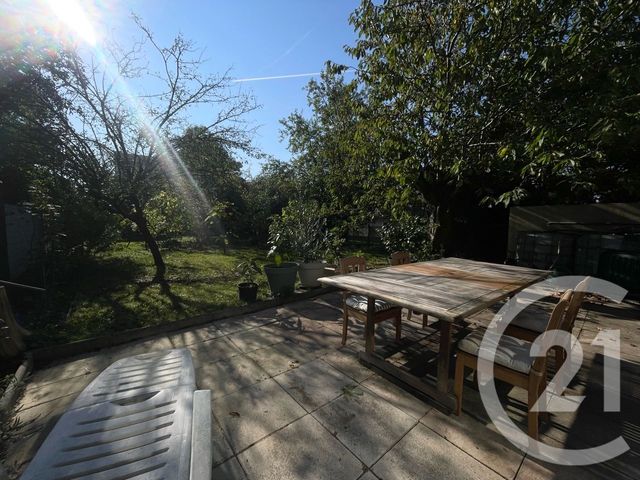 maison à vendre - 5 pièces - 120.0 m2 - PONTAULT COMBAULT - 77 - ILE-DE-FRANCE - Century 21 Famidly