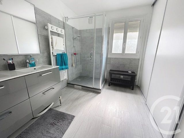 maison à vendre - 5 pièces - 120.0 m2 - PONTAULT COMBAULT - 77 - ILE-DE-FRANCE - Century 21 Famidly