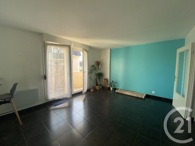 Appartement F1 à vendre - 1 pièce - 31.0 m2 - PONTAULT COMBAULT - 77 - ILE-DE-FRANCE - Century 21 Famidly
