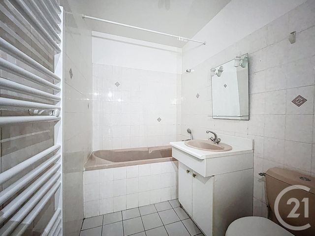 Appartement F3 à vendre - 2 pièces - 45.0 m2 - PONTAULT COMBAULT - 77 - ILE-DE-FRANCE - Century 21 Famidly