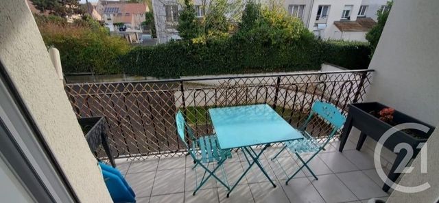 Appartement F2 à louer - 2 pièces - 47.0 m2 - PONTAULT COMBAULT - 77 - ILE-DE-FRANCE - Century 21 Famidly