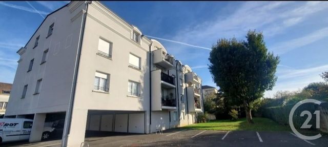Appartement F2 à louer - 2 pièces - 47.0 m2 - PONTAULT COMBAULT - 77 - ILE-DE-FRANCE - Century 21 Famidly