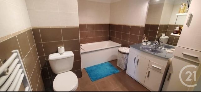 Appartement F2 à louer - 2 pièces - 47.0 m2 - PONTAULT COMBAULT - 77 - ILE-DE-FRANCE - Century 21 Famidly