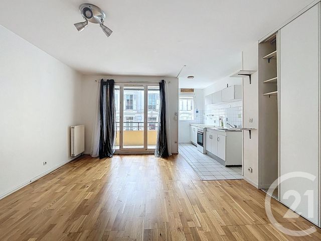 Appartement F2 à louer - 2 pièces - 42.0 m2 - ROISSY EN BRIE - 77 - ILE-DE-FRANCE - Century 21 Famidly