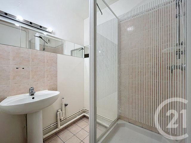 Appartement F2 à louer - 2 pièces - 42.0 m2 - ROISSY EN BRIE - 77 - ILE-DE-FRANCE - Century 21 Famidly