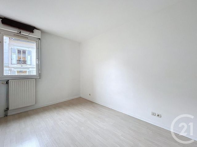 Appartement F2 à louer - 2 pièces - 42.0 m2 - ROISSY EN BRIE - 77 - ILE-DE-FRANCE - Century 21 Famidly