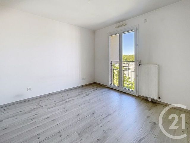 Appartement F2 à vendre - 2 pièces - 39.24 m2 - EMERAINVILLE - 77 - ILE-DE-FRANCE - Century 21 Famidly