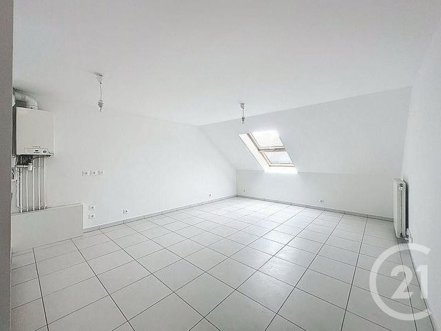 Appartement F3 à vendre - 3 pièces - 54.0 m2 - PONTAULT COMBAULT - 77 - ILE-DE-FRANCE - Century 21 Famidly