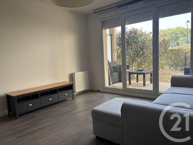 Appartement F2 à louer - 2 pièces - 47.0 m2 - ROISSY EN BRIE - 77 - ILE-DE-FRANCE - Century 21 Famidly
