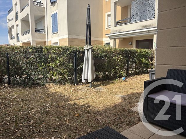 Appartement F2 à louer - 2 pièces - 47.0 m2 - ROISSY EN BRIE - 77 - ILE-DE-FRANCE - Century 21 Famidly