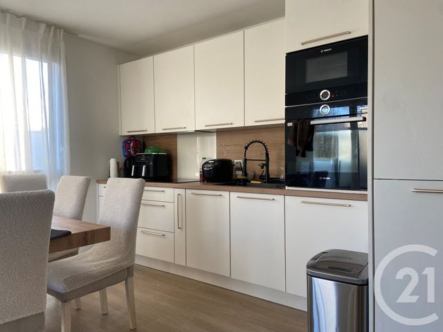 Appartement F4 à louer - 4 pièces - 72.0 m2 - ROISSY EN BRIE - 77 - ILE-DE-FRANCE - Century 21 Famidly