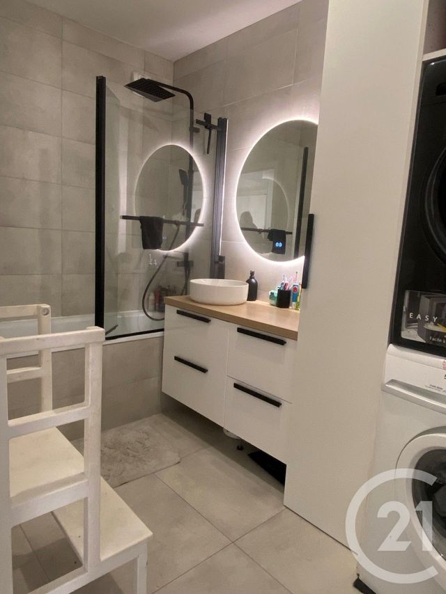 Appartement F4 à louer - 4 pièces - 72.0 m2 - ROISSY EN BRIE - 77 - ILE-DE-FRANCE - Century 21 Famidly