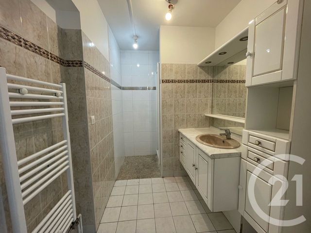 Appartement F3 à vendre - 3 pièces - 60.0 m2 - PONTAULT COMBAULT - 77 - ILE-DE-FRANCE - Century 21 Famidly