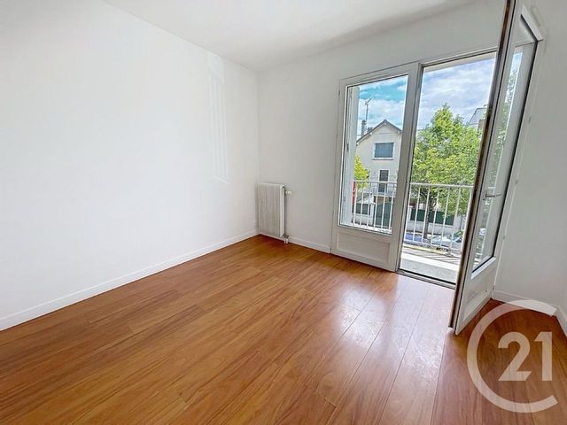 Appartement F3 à vendre - 3 pièces - 60.0 m2 - PONTAULT COMBAULT - 77 - ILE-DE-FRANCE - Century 21 Famidly