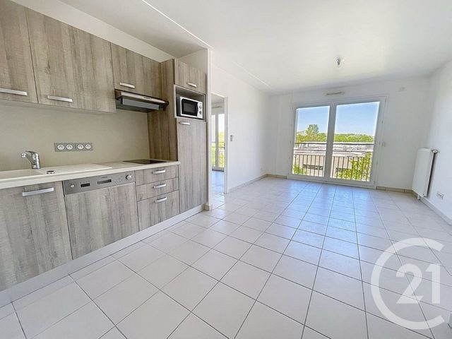 Appartement F2 à louer - 2 pièces - 39.24 m2 - EMERAINVILLE - 77 - ILE-DE-FRANCE - Century 21 Famidly