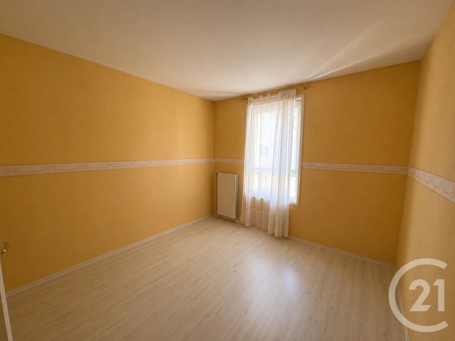 Appartement F5 à vendre - 5 pièces - 100.03 m2 - EMERAINVILLE - 77 - ILE-DE-FRANCE - Century 21 Famidly