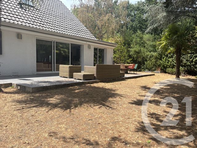 maison à louer - 6 pièces - 150.0 m2 - LESIGNY - 77 - ILE-DE-FRANCE - Century 21 Famidly