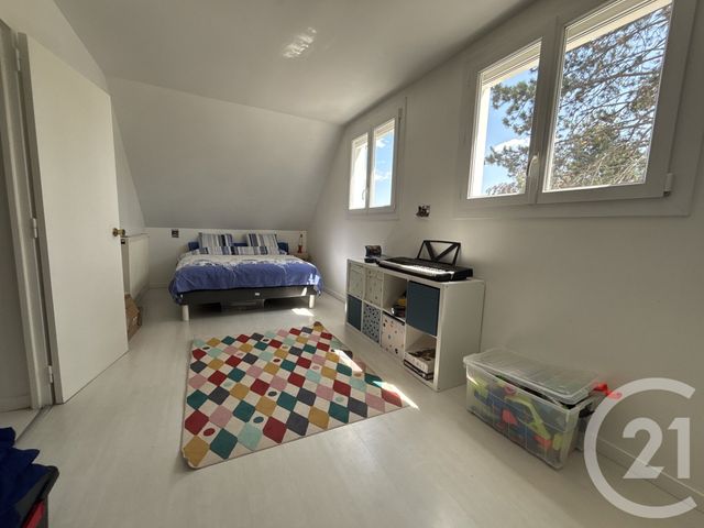 maison à louer - 6 pièces - 150.0 m2 - LESIGNY - 77 - ILE-DE-FRANCE - Century 21 Famidly