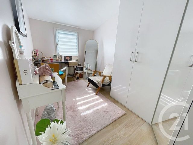 maison à vendre - 5 pièces - 94.0 m2 - LA QUEUE EN BRIE - 94 - ILE-DE-FRANCE - Century 21 Famidly