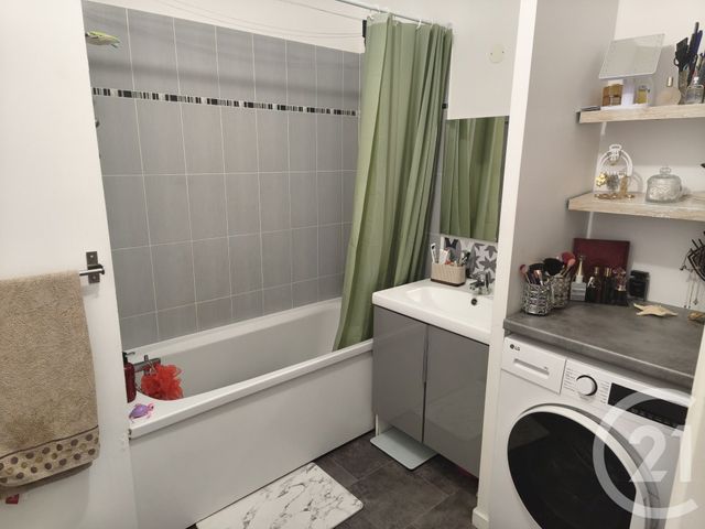 Appartement F3 à louer - 3 pièces - 59.2 m2 - BRIE COMTE ROBERT - 77 - ILE-DE-FRANCE - Century 21 Famidly