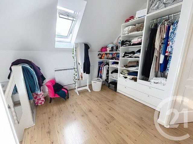 maison à vendre - 8 pièces - 165.0 m2 - LA QUEUE EN BRIE - 94 - ILE-DE-FRANCE - Century 21 Famidly