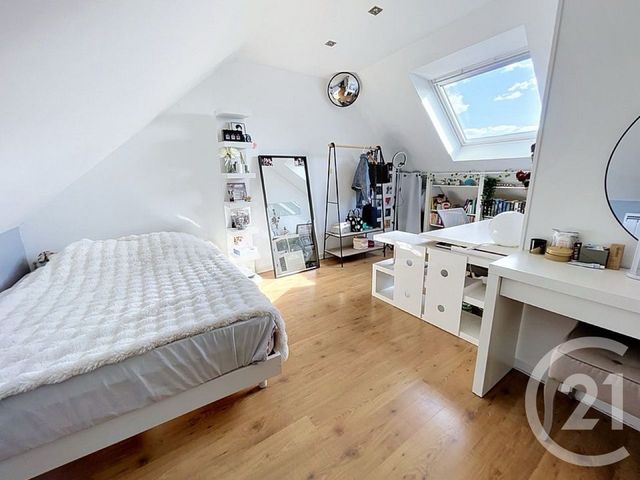 maison à vendre - 8 pièces - 165.0 m2 - LA QUEUE EN BRIE - 94 - ILE-DE-FRANCE - Century 21 Famidly