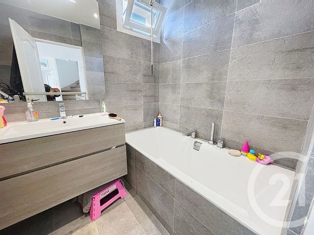 maison à vendre - 8 pièces - 165.0 m2 - LA QUEUE EN BRIE - 94 - ILE-DE-FRANCE - Century 21 Famidly