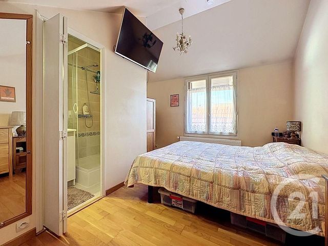 maison à vendre - 6 pièces - 121.0 m2 - PONTAULT COMBAULT - 77 - ILE-DE-FRANCE - Century 21 Famidly