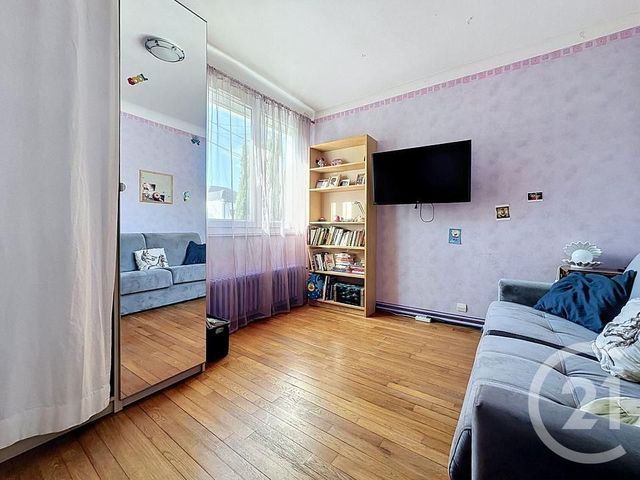 maison à vendre - 6 pièces - 121.0 m2 - PONTAULT COMBAULT - 77 - ILE-DE-FRANCE - Century 21 Famidly