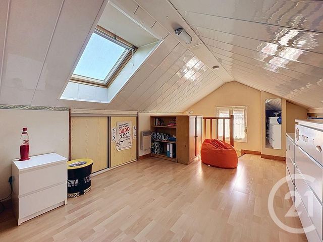 maison à vendre - 6 pièces - 121.0 m2 - PONTAULT COMBAULT - 77 - ILE-DE-FRANCE - Century 21 Famidly