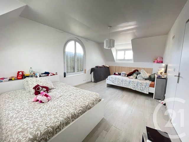 maison à vendre - 5 pièces - 115.0 m2 - PONTAULT COMBAULT - 77 - ILE-DE-FRANCE - Century 21 Famidly